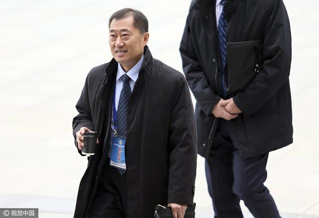 罗马诺表示：“了解到切尔西和曼城都联系了河床，希望获知埃切维里的情况。